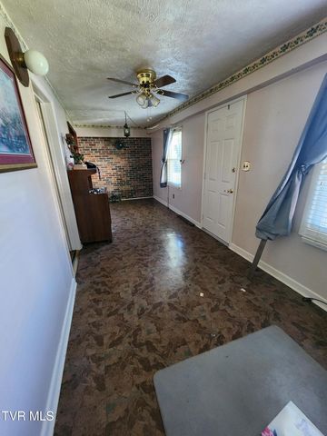 8506 Hickory Street, Pound, VA 24279