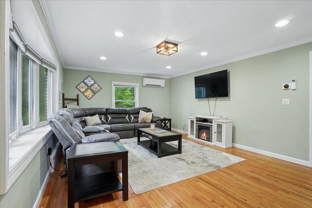 319 Windham Road, Pelham, NH 03076