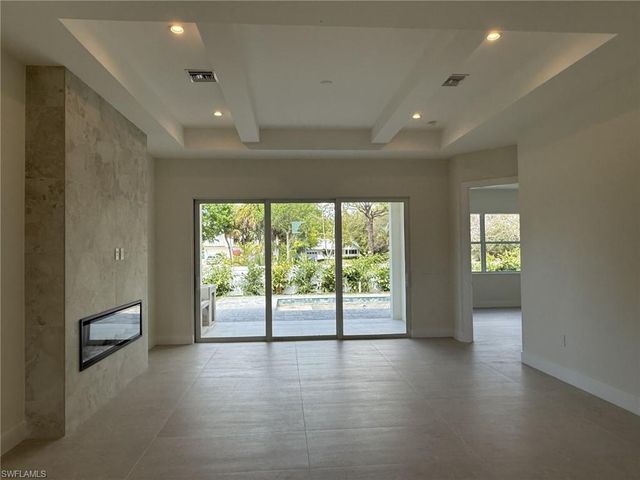 1017 Frank Whiteman BLVD, Naples, FL 34103