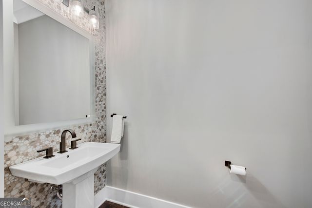 24 The Landing, Sandy Springs, GA 30350