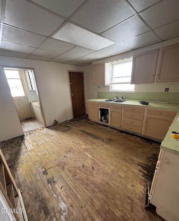 301 4th Avenue W, Columbus, ND 58727 photo 6