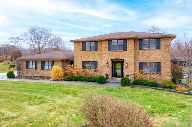 26029 Waterbury Way, Grosse Ile Township, MI 48138