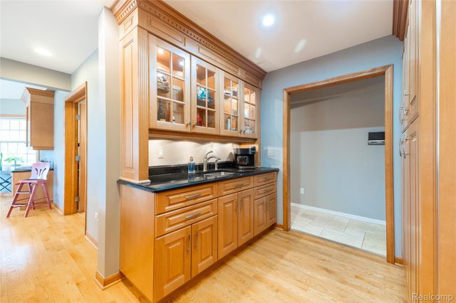 26029 Waterbury Way, Grosse Ile Township, MI 48138