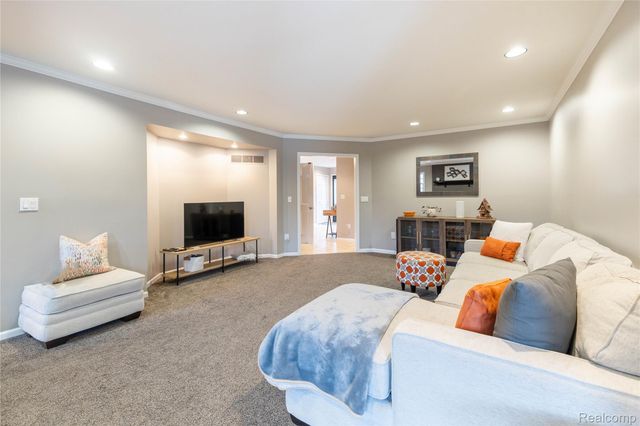 26029 Waterbury Way, Grosse Ile Township, MI 48138