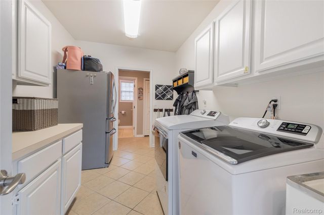 26029 Waterbury Way, Grosse Ile Township, MI 48138