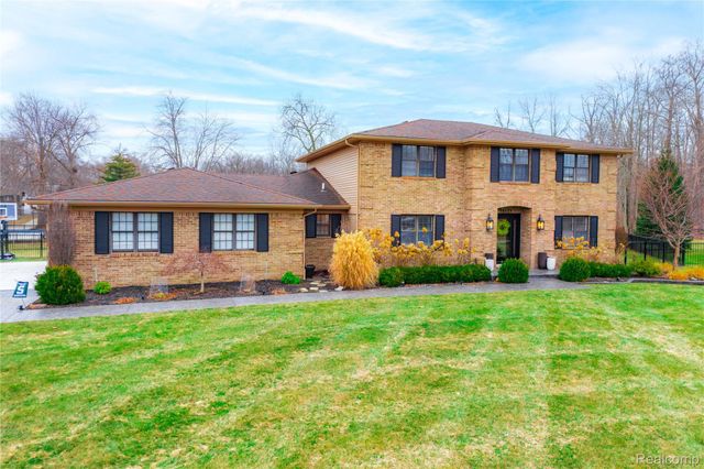 26029 Waterbury Way, Grosse Ile Township, MI 48138