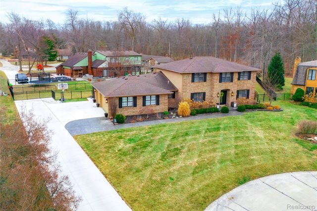 26029 Waterbury Way, Grosse Ile Township, MI 48138