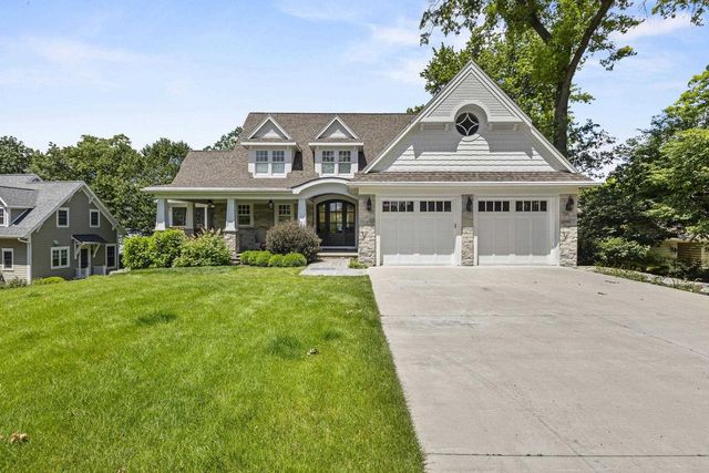 W2654 Oakwood Beach Road, Green Lake, WI 54941