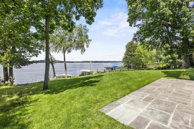 W2654 Oakwood Beach Road, Green Lake, WI 54941