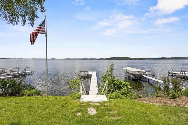 W2654 Oakwood Beach Road, Green Lake, WI 54941