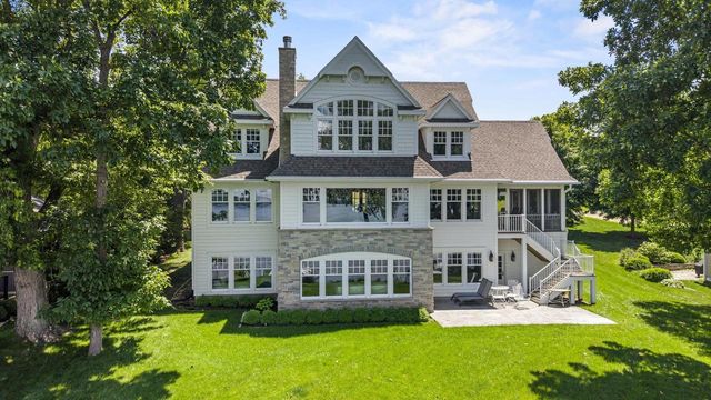W2654 Oakwood Beach Road, Green Lake, WI 54941
