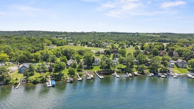 W2654 Oakwood Beach Road, Green Lake, WI 54941