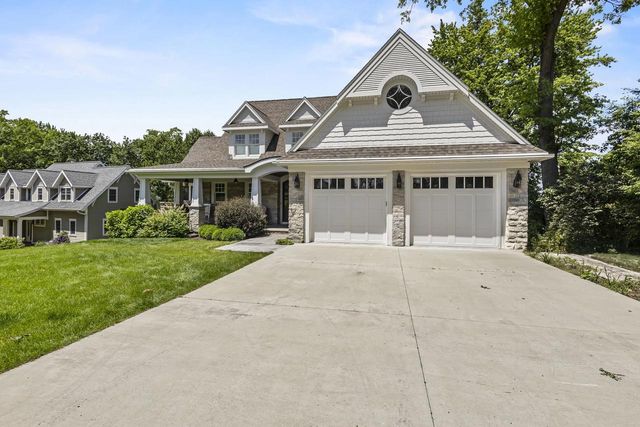 W2654 Oakwood Beach Road, Green Lake, WI 54941