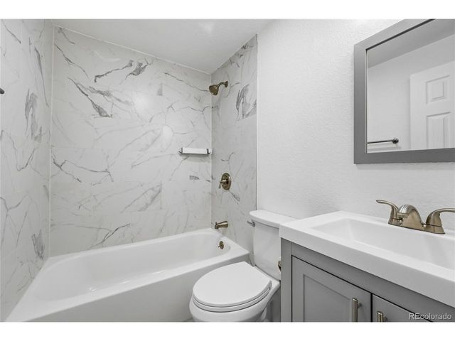 925 Kohl St, Broomfield, CO 80020