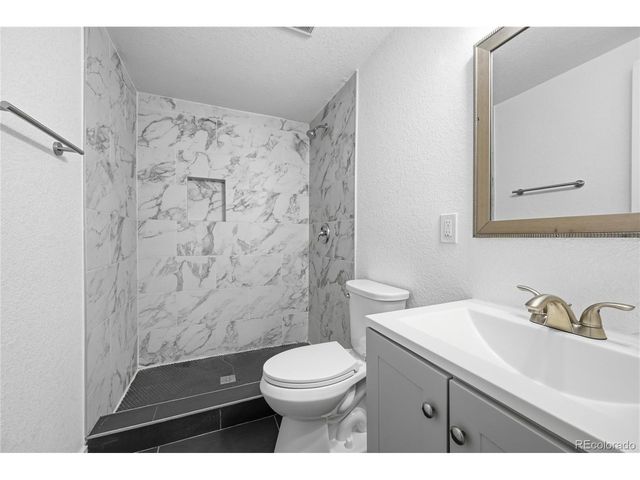 925 Kohl St, Broomfield, CO 80020