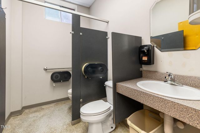1652 Nc Hwy 125, Roanoke Rapids, NC 27870