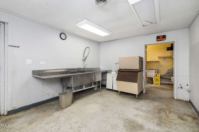 1652 Nc Hwy 125, Roanoke Rapids, NC 27870