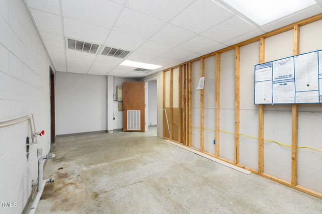 1652 Nc Hwy 125, Roanoke Rapids, NC 27870