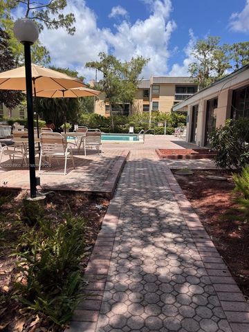 8411 Forest Hills Dr 308, Coral Springs, FL 33065