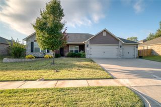 2617 W Huntsville Street, Broken Arrow, OK 74011