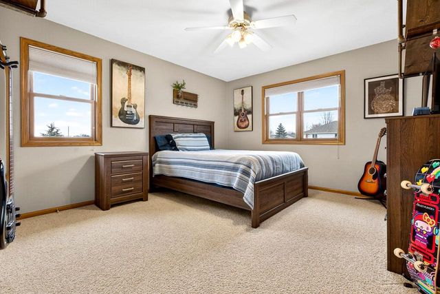 1503 NORTH STAR COURT, New London, WI 54961