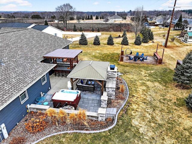1503 NORTH STAR COURT, New London, WI 54961