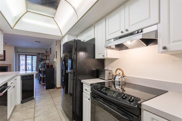 6104 SCHOONER WAY, Tampa, FL 33615