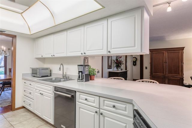 6104 SCHOONER WAY, Tampa, FL 33615