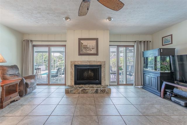 6104 SCHOONER WAY, Tampa, FL 33615