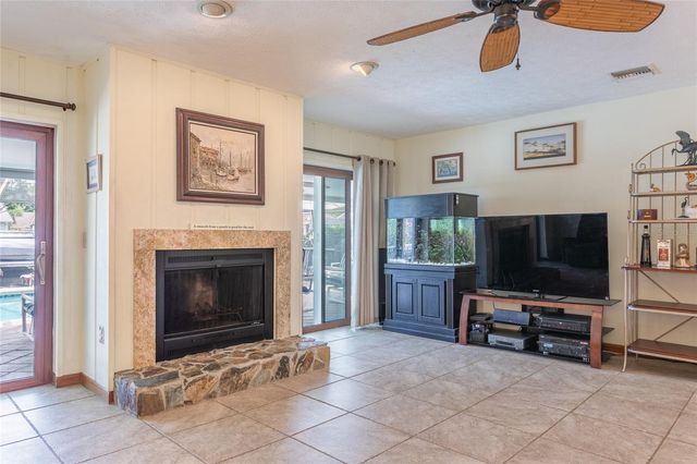 6104 SCHOONER WAY, Tampa, FL 33615