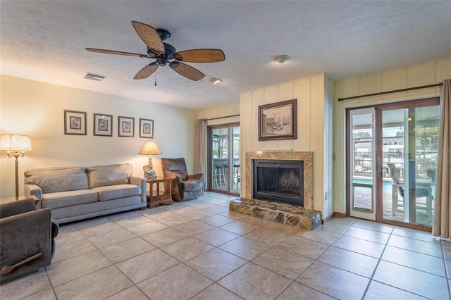 6104 SCHOONER WAY, Tampa, FL 33615