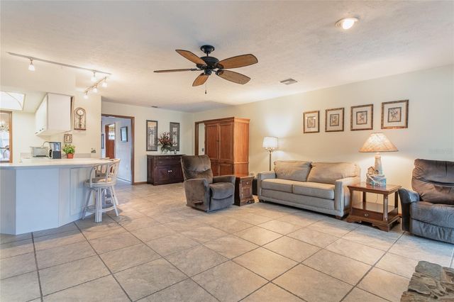 6104 SCHOONER WAY, Tampa, FL 33615