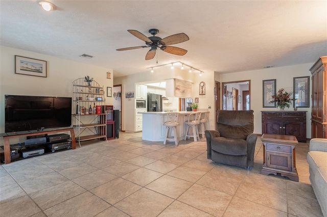 6104 SCHOONER WAY, Tampa, FL 33615