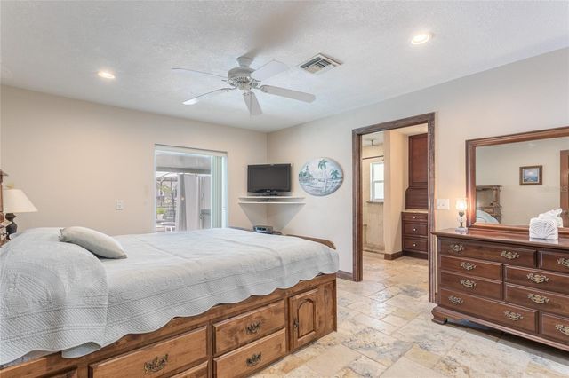 6104 SCHOONER WAY, Tampa, FL 33615