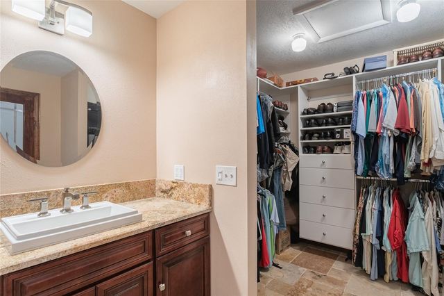 6104 SCHOONER WAY, Tampa, FL 33615