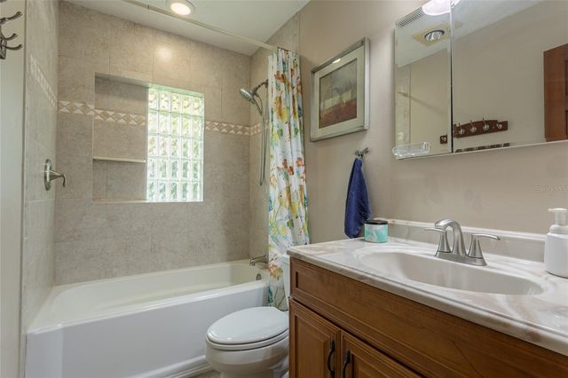 6104 SCHOONER WAY, Tampa, FL 33615