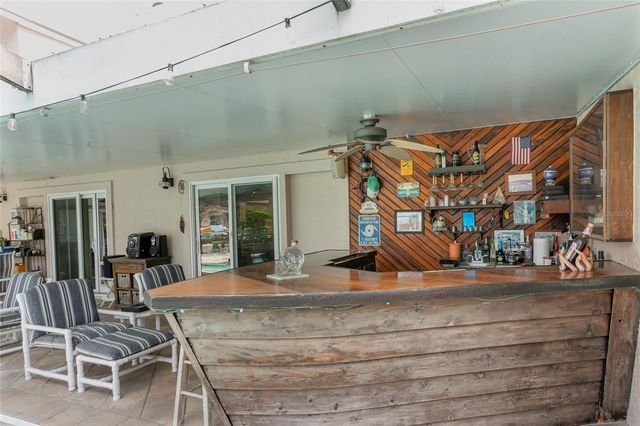 6104 SCHOONER WAY, Tampa, FL 33615