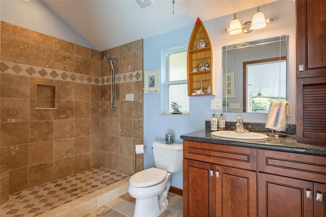 6104 SCHOONER WAY, Tampa, FL 33615