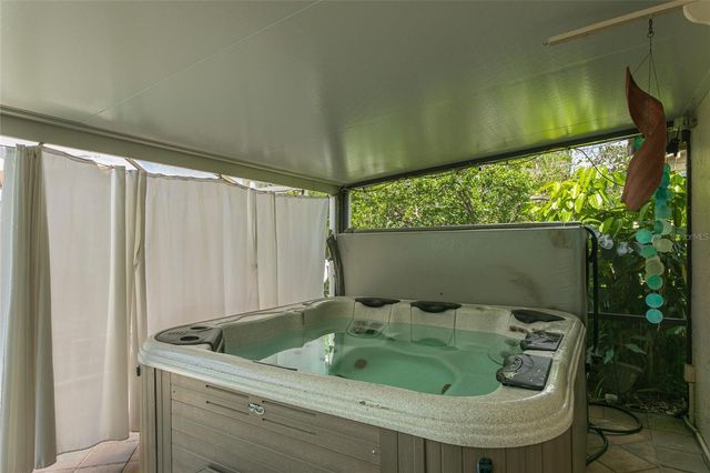 6104 SCHOONER WAY, Tampa, FL 33615