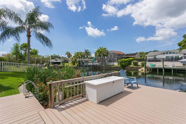 6104 SCHOONER WAY, Tampa, FL 33615