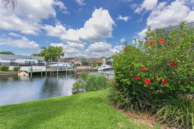 6104 SCHOONER WAY, Tampa, FL 33615