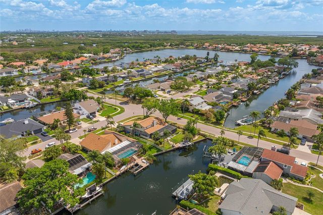 6104 SCHOONER WAY, Tampa, FL 33615