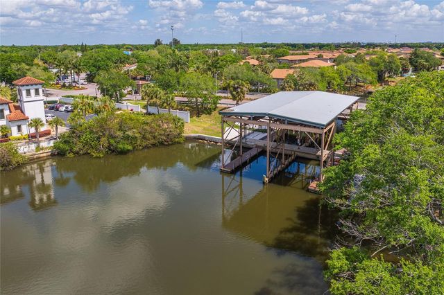 6104 SCHOONER WAY, Tampa, FL 33615