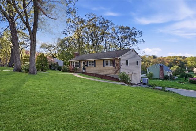 187 Maplewood Drive, East Greenwich, RI 02818