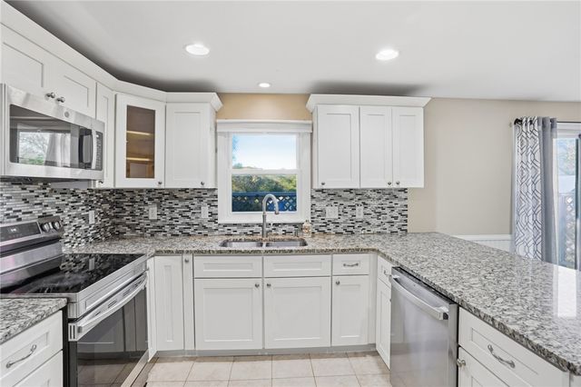 187 Maplewood Drive, East Greenwich, RI 02818