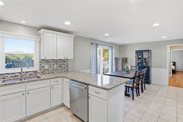 187 Maplewood Drive, East Greenwich, RI 02818
