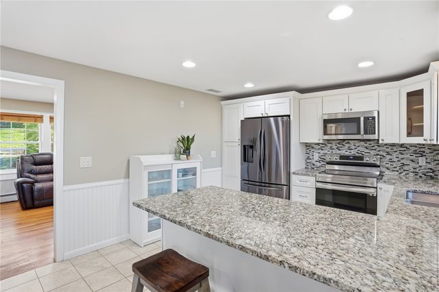 187 Maplewood Drive, East Greenwich, RI 02818