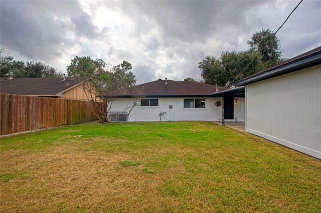 5802 Chrystell Lane, Houston, TX 77092