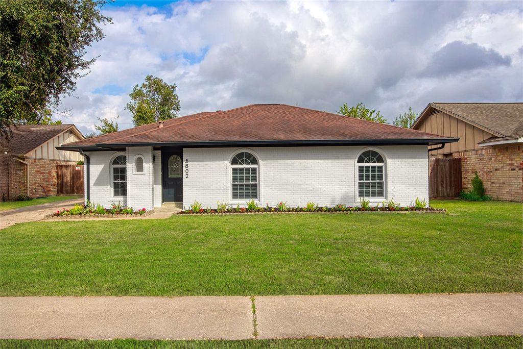5802 Chrystell Lane, Houston, TX 77092