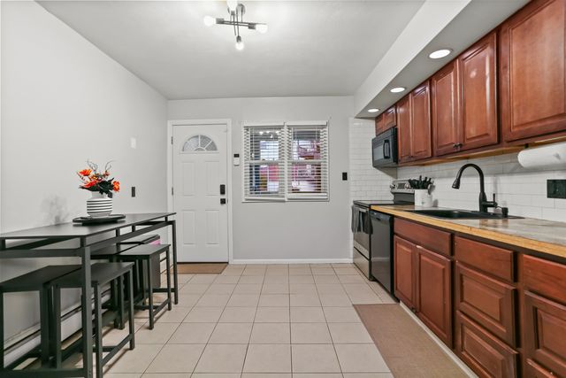 2800 Madison Avenue 1B, Bridgeport, CT 06606